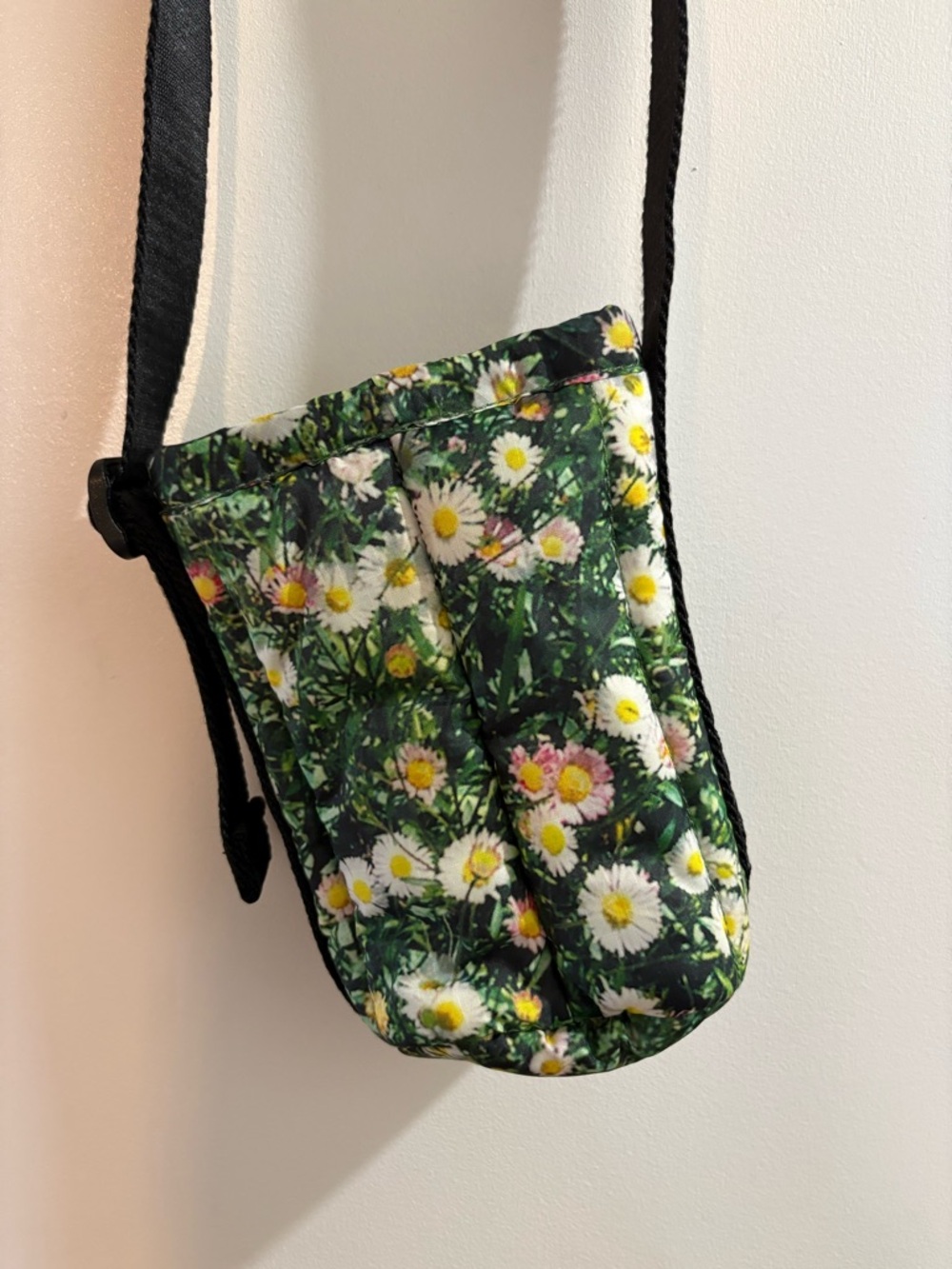 BAGGU Floral Daisy Crossbody Water Bottle Holder